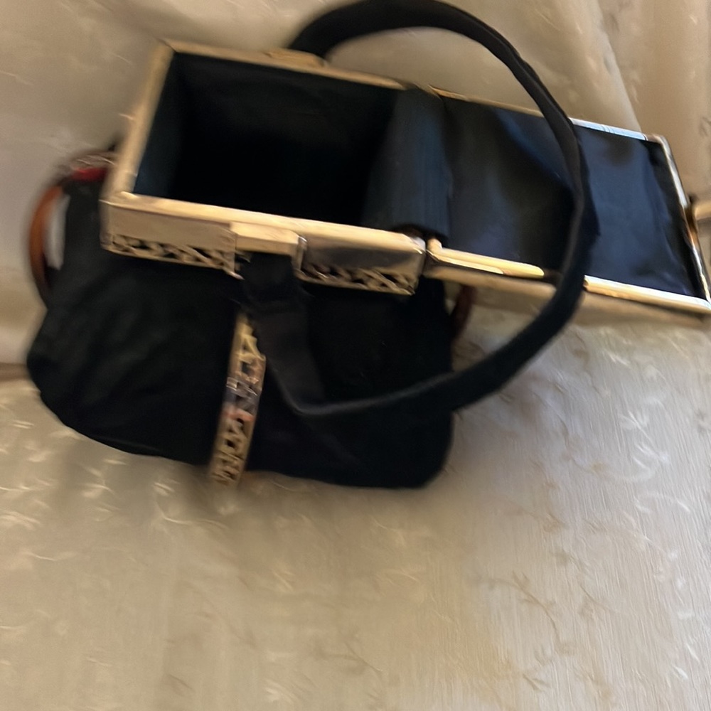 Vintage-Inspired Black Velvet Evening Bag with Gold Accents - Picture 6 of 8